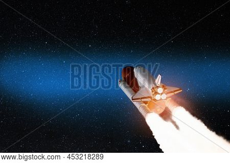Spaceship Lift Off. Space Shuttle With Smoke And Blast Takes Off Into The Starry Sky. Rocket Starts