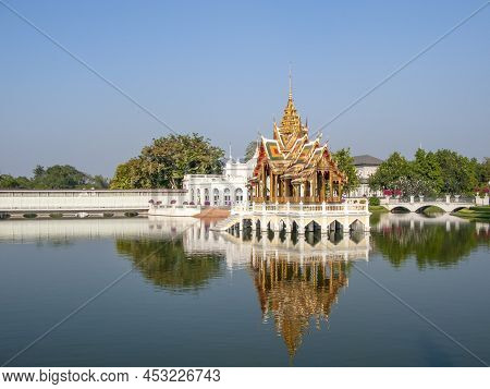 Ayutthaya, Thailand - December 24, 2009: Bang Pa-in Aisawan Thipya-art (divine Seat Of Personal Free