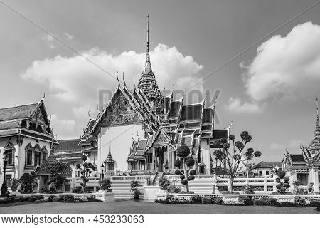 Bangkok, Thailand - January 4, 2010: Phra Tinang Aporn Phimok Prasat Pavillion In The Grand Palace I