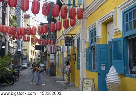 Kuala Lumpur, Malaysia- Apr 17, 2022: The Old Historical Houses And Shops At Lorong Or Jalan Panggun