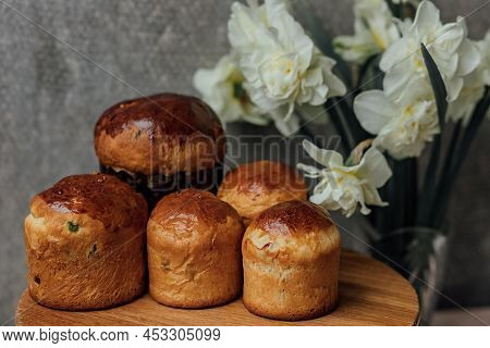 Jidasky Or Jidase And Mazanec - Traditional Czech Sweet Easter Pastry Made Of Yeast Dough, With Eggs