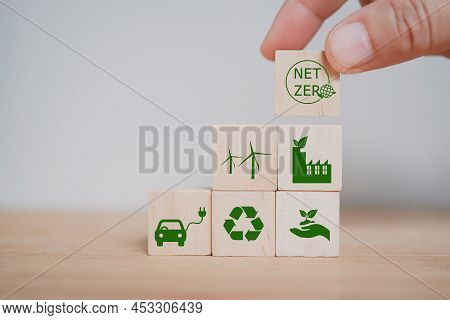Senior's Hand Holding Net Zero Icon For Health World ,csr, Eco Green Sustainable Living, Zero Waste,