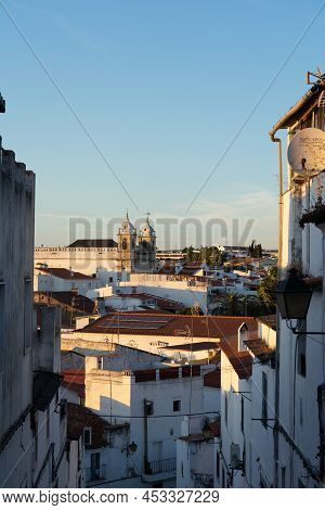 Campo Maior, Portugal - August 28, 2021: Street Of The Fortificated Village Of Campo Maior In Alente