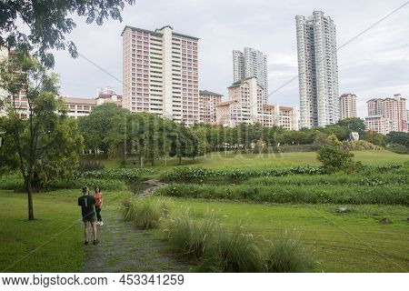 Singapore- 9 Apr, 2022:  Scenic View From Bishan-ang Mo Kio Park In Singapore. It Is One Of The Larg