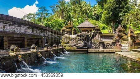 Panorama Of  Pool Holy Water In Pura Tirta Empul Temple On Bali, Indonesia