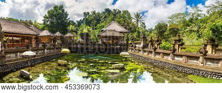 Panorama Of  Pool Holy Water In Pura Tirta Empul Temple On Bali, Indonesia