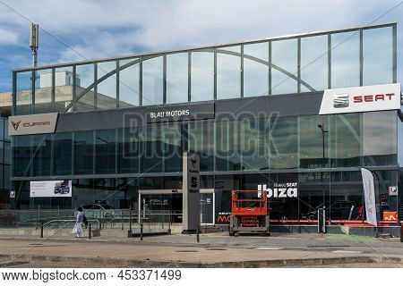 Palma De Mallorca, Spain; April 08 2022: Dealership Of The Multinational Automobile Company, Seat-cu