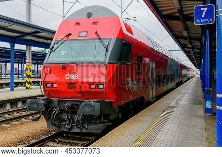 Breclav, Czech Republic - March 28, 2022: A-obb Bbfmpz 50 81 86-33 112-2 Austrian Railway At Breclav