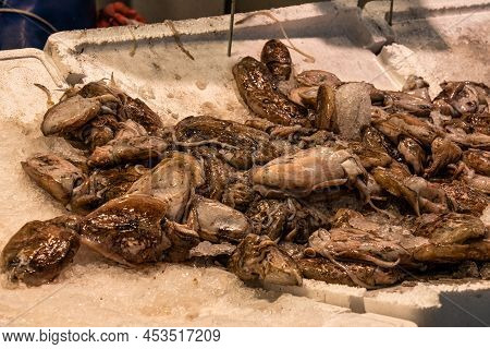 Cadiz, Spain - Nov 16, 2021: Shopping In Cadiz Downtown Market, Mercado Central De Abastos. Cadiz, A