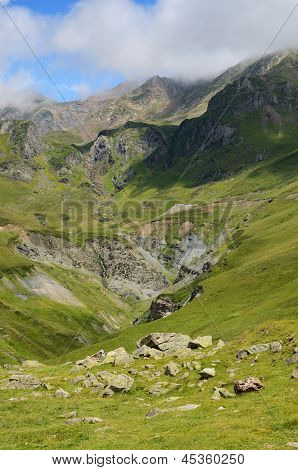 Sommer-Blick vom Pass Tourmalet In den Pyrenäen