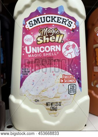 Grovetown, Ga Usa - 12 15 21: Ice Cream Toppings On A Retail Store Shelf Smuckers Topping Unicorn