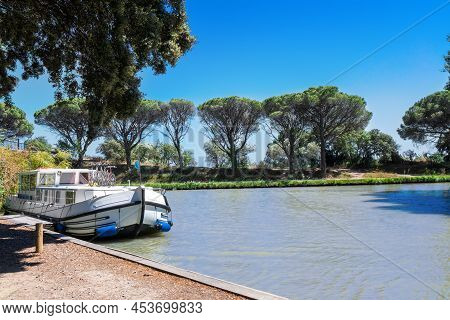 Vacation Boat In Canal Du Midi, Family Travel Cruise By Barge Penichette, Holidays In Southern Franc