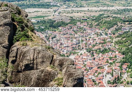 Mount Meteora Near The Greek City Of Kalambaka, In Western Thessaly.