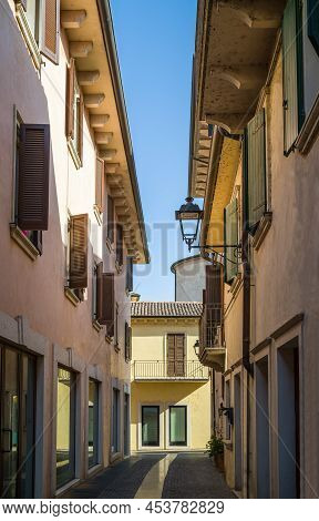 Italy, Peschiera Del Garda, View Of An Alley In  The Old Town