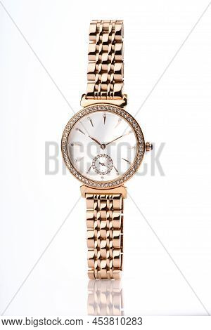 Classic Chronograph Wristwatch. Swiss Golden Wrist Watch. Luxury Fashion Watch Stainless Steel Chrom