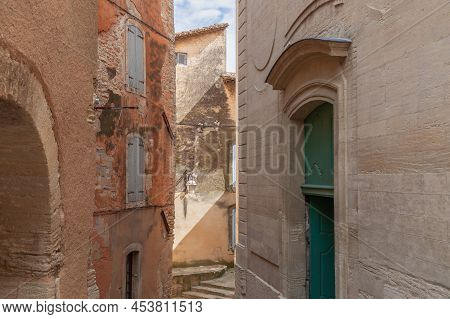 Medieval Provencal Village Gordes Narrow Streets, Limestone Old Buildings With Portals. vaucluse, Pr