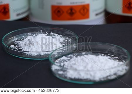 Calcium Carbonate Powder Is Used In Laboratory Or In The Industry