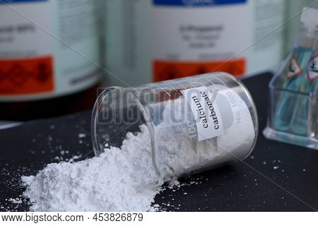 Calcium Carbonate Powder Is Used In Laboratory Or In The Industry