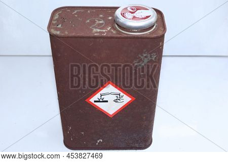 Red Rust On The Old Metal Surface ,corrosive By Chemical, Corrosive Chemical Symbol