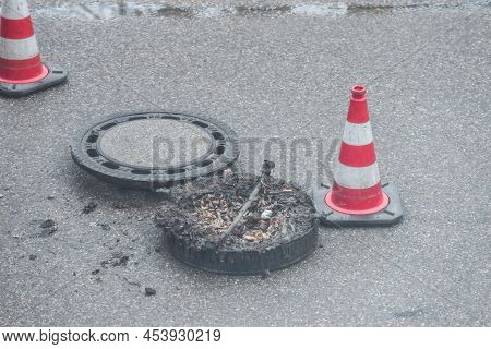 Barrier For Street Works On Sewer For Channel Works