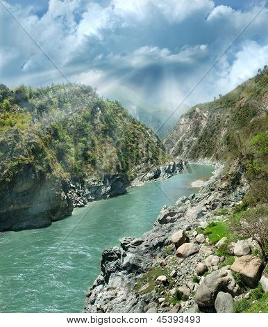 Dağ Alaknanda nehir Kanyon, Gaucher, Uttarakhand
