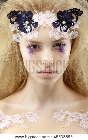 Blik. Fantasy. Lyse billede af charmerende Purebred Trendy kvinde Blond. Futurisme