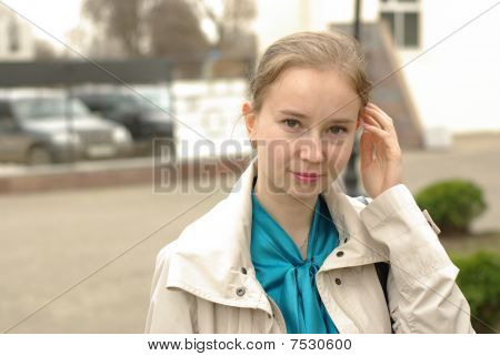 Vrouw in de straat