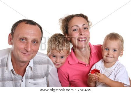 INTERGENERAZIONALE FAMIGLIA 2