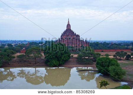 Ancient Htilominlo Pagoda In Bagan Archaeological Zone, Myanmar