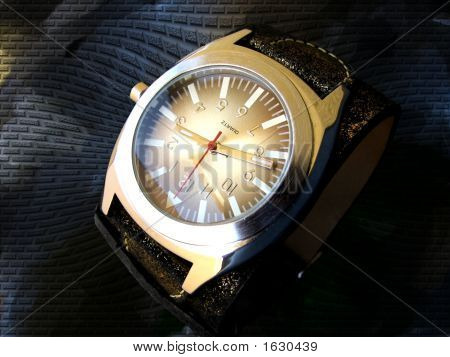 montres grand sur fond d'une 