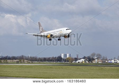 Amsterdam Airport Schiphol - Jettime Boeing 737 Lands