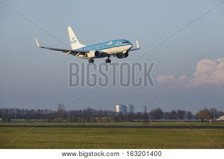 Amsterdam Airport Schiphol - Klm Boeing 737 Lands