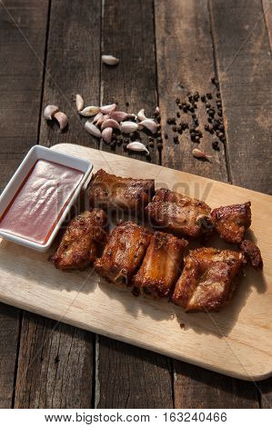 Fried pork spare ribs with garlic and pepper