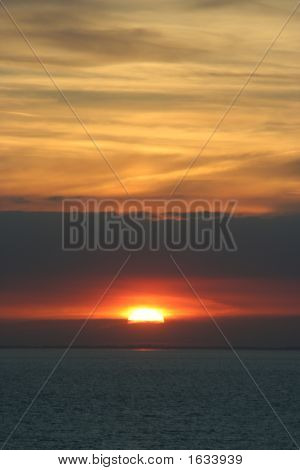 Punainen auringonlasku