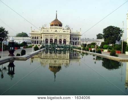 Husainabad Imam Bargah
