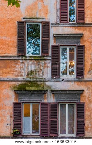 Old Windows In Rome Italy