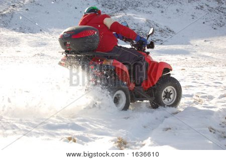 Quad dans la neige