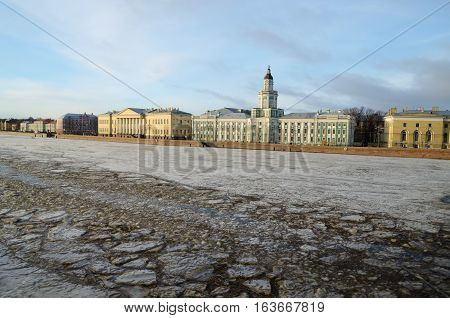 In the city is winter.The river is icebound.Outside the frost and cold.