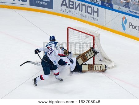 Barry Brust (33) Save The Gate