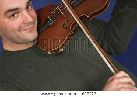 Ritratto di uomo che suona il violino