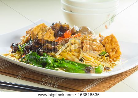 a chinese cuisine photo of fried noodles