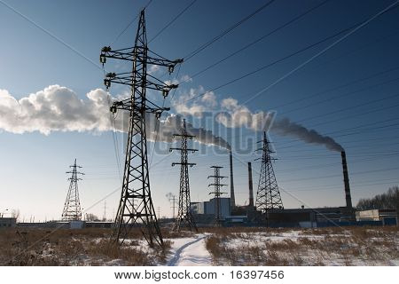 Centrale elettrica con ciminiere