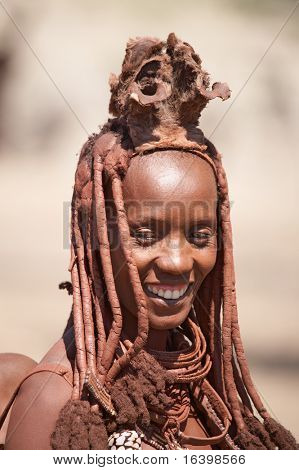 Mujer himba en Namibia