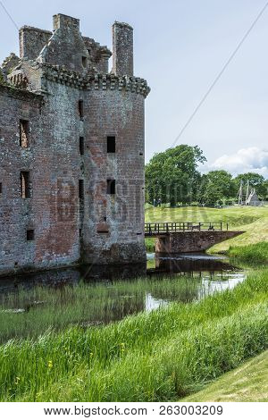 Shearington, Scotland, Uk - June 18, 2012: Closeup Of East Side Of Entrance Tower To Ruined  Triangu