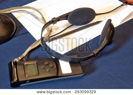 Wireless Multy Language Headphones . Headphones Used For Simultaneous Translation Equipment Simultan