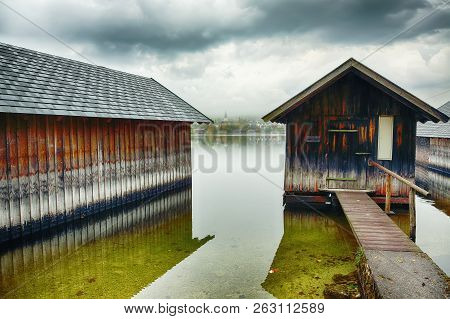 Misty And Sunny Morning On Altaussee Village. Sunny Autumn Scene In The Morning. Location: Resort Vi
