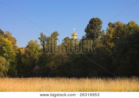Pole poblíž křesťanské církve v novém Jeruzalémě poblíž Istra, Moscow region, Rusko