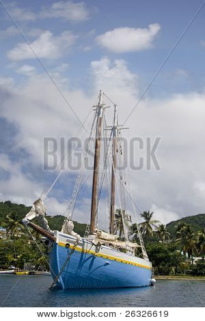Yelken gemi mored Bequia Adası, St Vincent ve Grenadinler Admiralty koy.