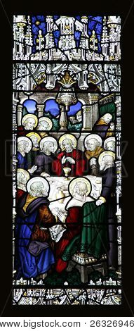 大约在 1890年想象最后的晚餐的时候老教堂的窗户。