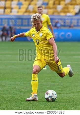 Lviv, Ukraine - September 9, 2018: Olexandr Zinchenko Of Ukraine Controls A Ball During The Uefa Nat